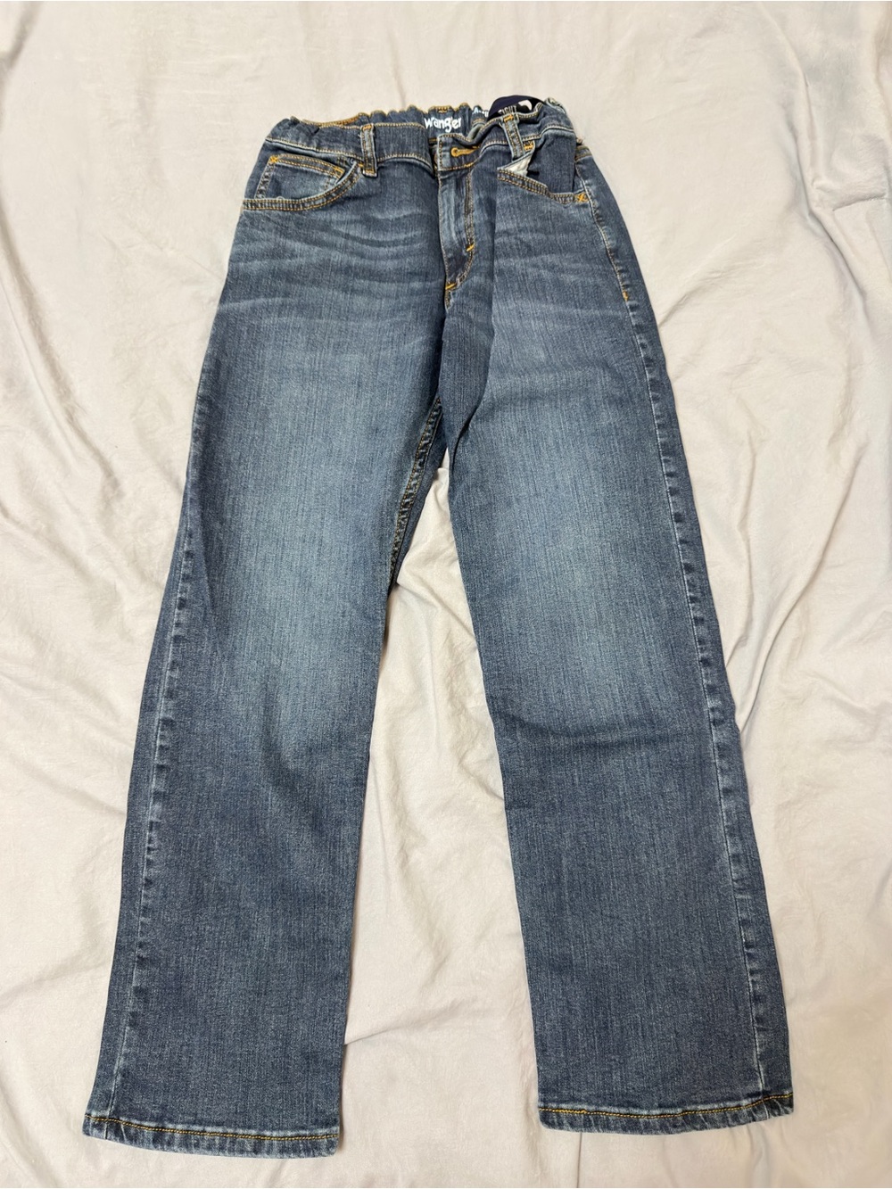 Wrangler Men's Classic Fit Blue Jeans